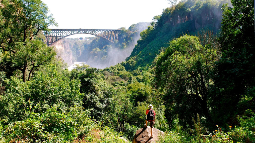 Exploring Victoria Falls on Foot: An Overview of the Best Walking Routes